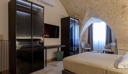 Superior Suite, City View