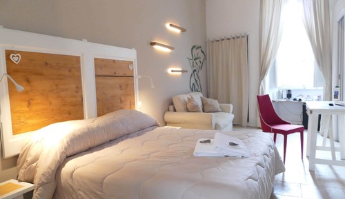 Exclusive Studio Suite, Courtyard View