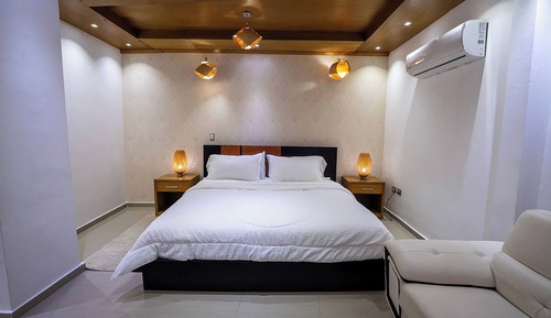 Luxury Suite, Garden View