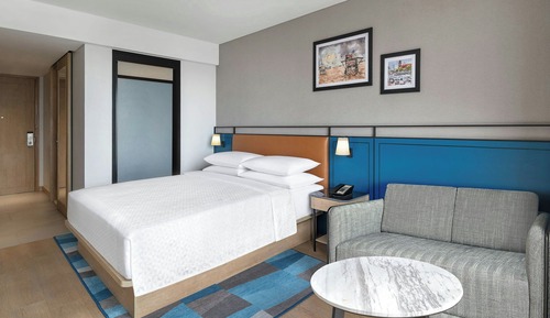Premium Room, 1 King Bed, Non Smoking, City View
