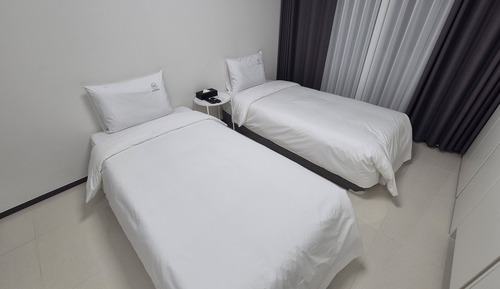 Standard Twin Room, Balcony, City View