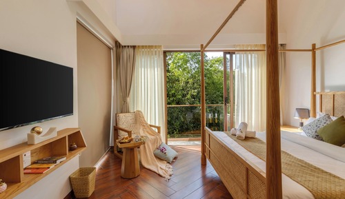 Luxury Room, Pool View