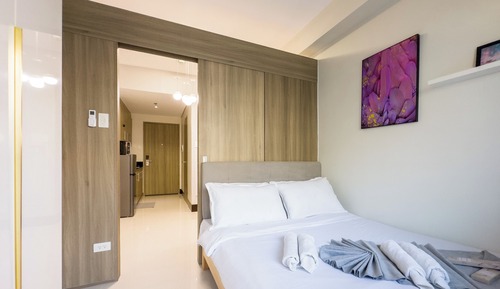 Family Condo, 1 Queen Bed with Sofa bed, Refrigerator & Microwave