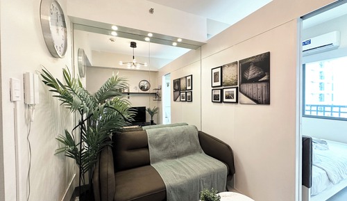 Deluxe Condo, Balcony, Pool View