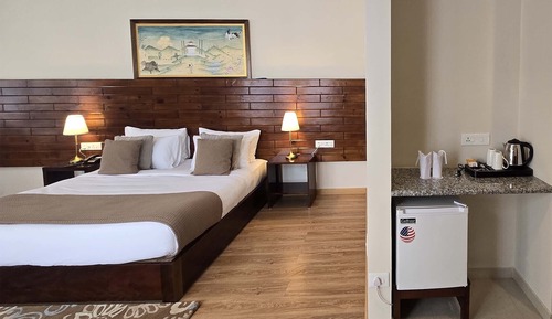 Deluxe Double or Twin Room, Private Bathroom