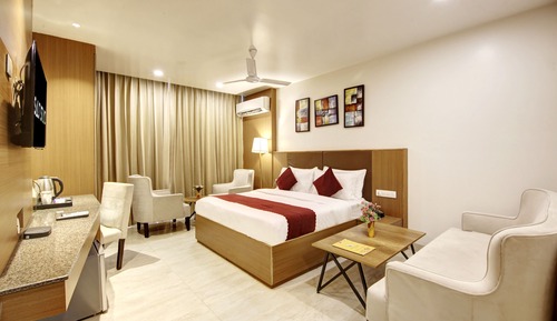 Superior Room with Kitchenatte and Balcony