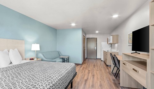 Suite, 1 King Bed, Non Smoking