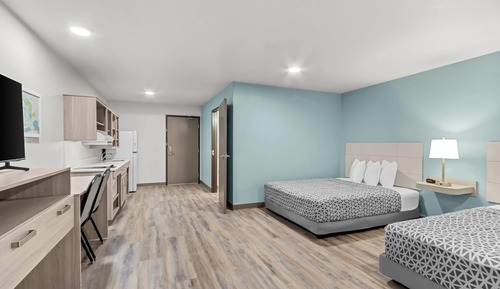 Suite, 2 Queen Beds, Accessible, Non Smoking