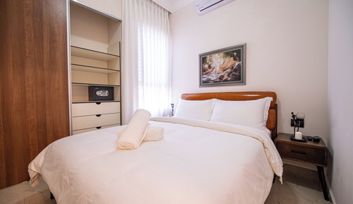 Deluxe Suite, Smoking, Pool View