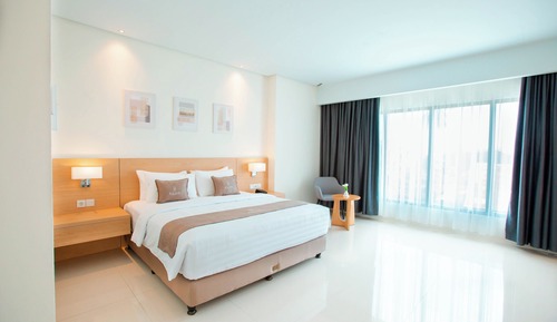 Executive Double Room, City View