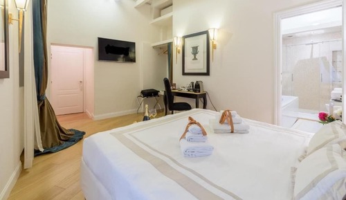 Deluxe Room, Non Smoking, Private Bathroom