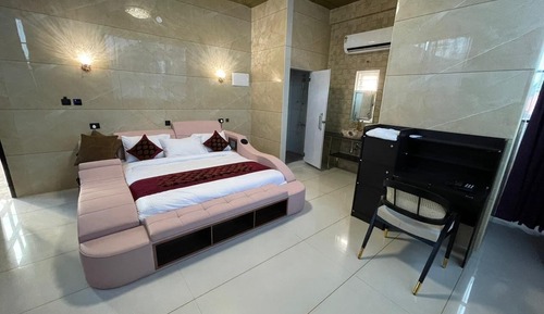 Premium King Room