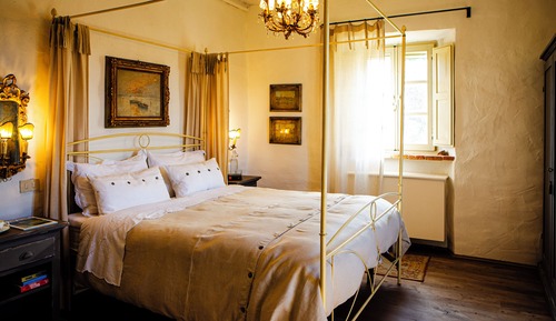 Luxury Apartment, 5 Bedrooms, Air conditioning, Hill View