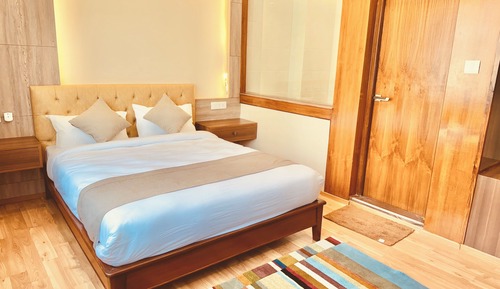 Premium Double Room, 1 King Bed, Non Smoking, City View