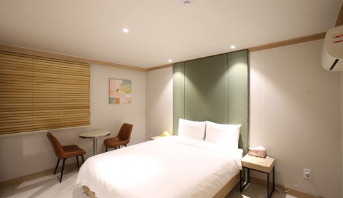 Deluxe Double Room, City View