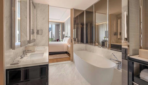 Club Room, 1 King Bed, Non Smoking