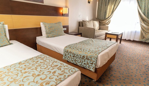 Classic Twin Room, City View