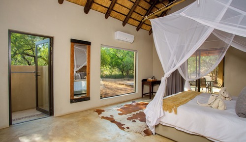 Honeymoon Suite, Patio, Pool View