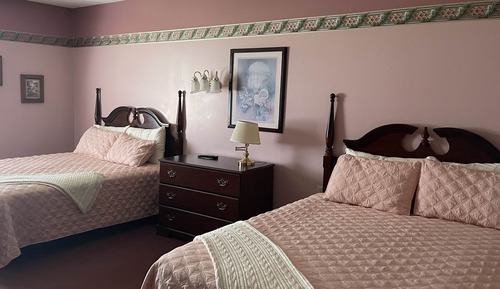 Premium Room, Non Smoking (1 King Bed and 1 Queen Bed)