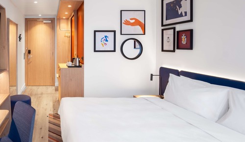 Classic Room, 1 King Bed, Non Smoking, Air conditioning