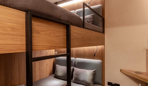 Family Bunk Cabin - 6 Hour Morning Stay from 07:00-13:00 hrs (7am-1pm) No Shower