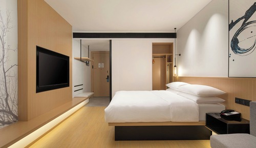 Standard Room, 1 King Bed, Garden View