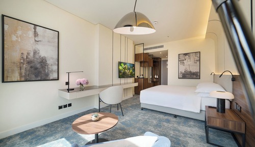 Deluxe Room, 1 King Bed (Olaya Street View)