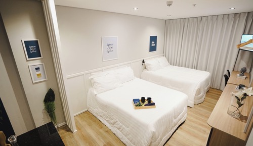 Family Studio, No Windows