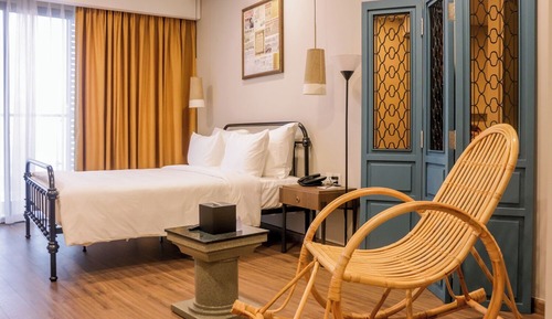 M - Executive Single