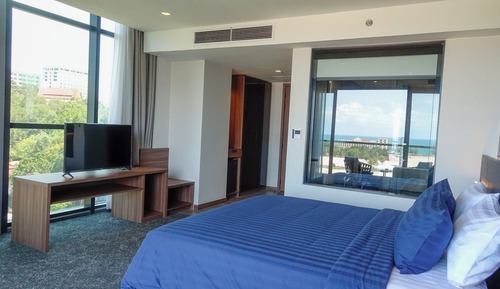 Deluxe Double Room, 1 Double Bed, Non Smoking, Partial Ocean View