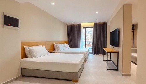 Deluxe Family Room, French Balcony