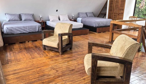 Comfort Room, Garden View