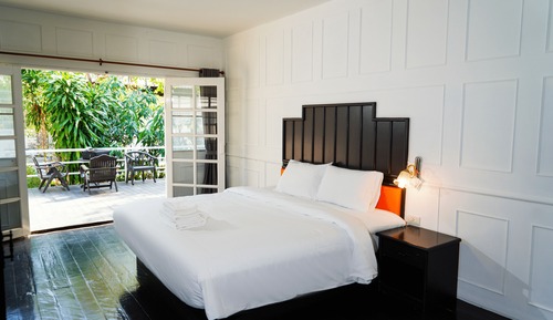 Deluxe Room, 1 King Bed, Balcony