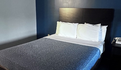 Basic Single Room, 1 Queen Bed, Non Smoking