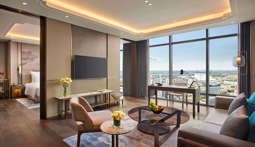 Deluxe Suite, 1 Double Bed, Club Lounge Access