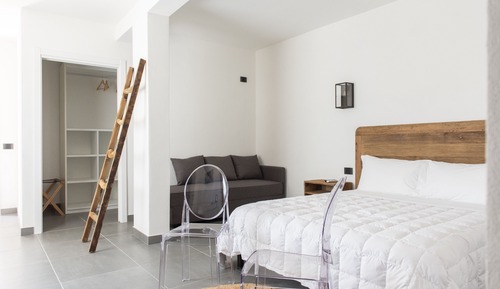 Deluxe Triple Room, Private Bathroom, Garden View