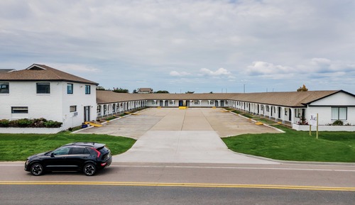 COURTYARD room, 2 Full XL Beds, Across the street from the Beach