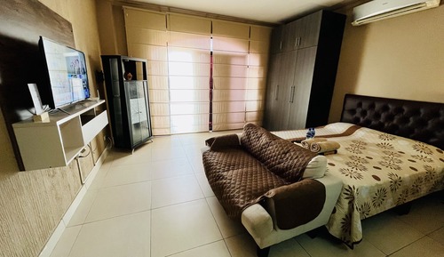 Junior House, 1 Queen Bed