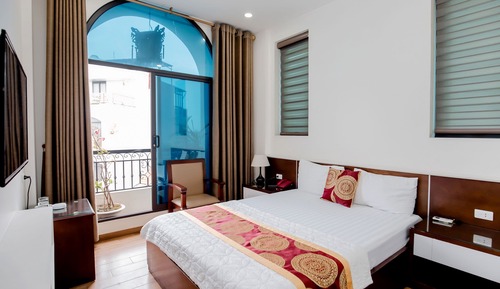 Superior Double Room, 1 King Bed, Balcony, City View