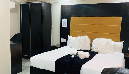 Deluxe Studio, Pool View