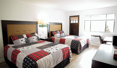 Studio, 2 Queen Beds, River View