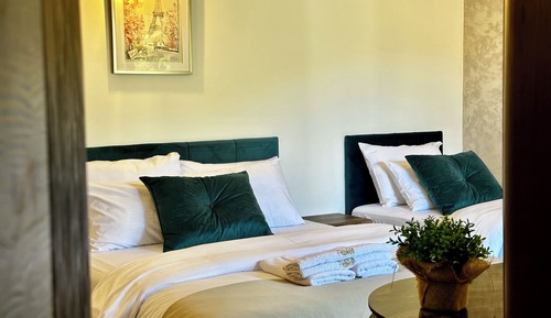 Comfort Room, Terrace