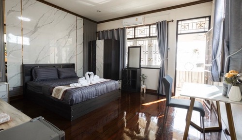 Superior Room, 1 Queen Bed (Room 7)