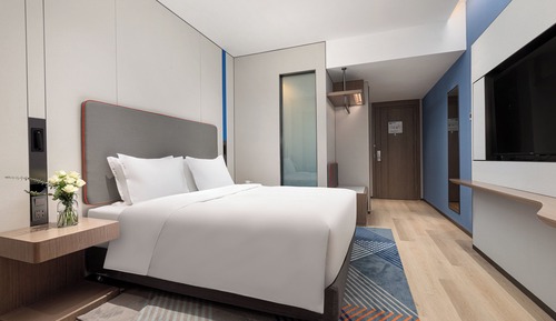 Standard Room, 1 Queen Bed