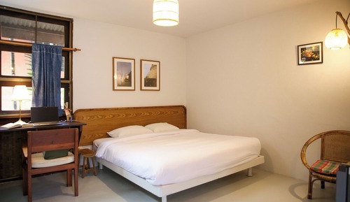 Standard Single Room, 1 King Bed, Bathtub, Garden View