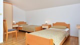 Apartment (Marija - rooms with pool - R3 (2))