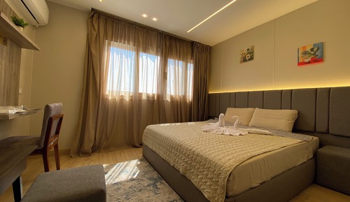 Deluxe Double Room, 1 King Bed, City View