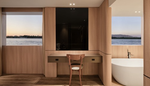Executive Suite, 1 King Bed, River View