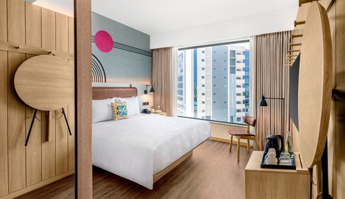 Executive Room, 1 Queen Bed, Non Smoking, Pool View
