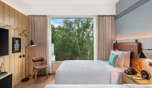 Room, 2 Twin Beds, Non Smoking, City View